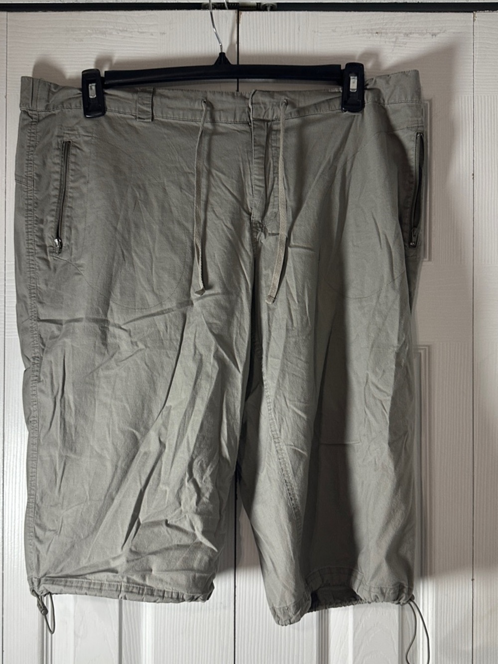 Women’s Drawstring Cargo Shorts — Light Olive